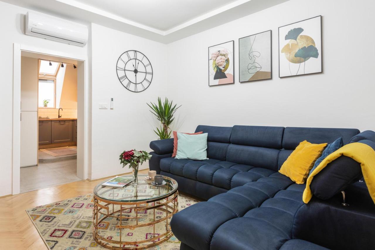 Design 1Bdr Loft Near Kvaternik Square Apartment ซาเกร็บ ภายนอก รูปภาพ