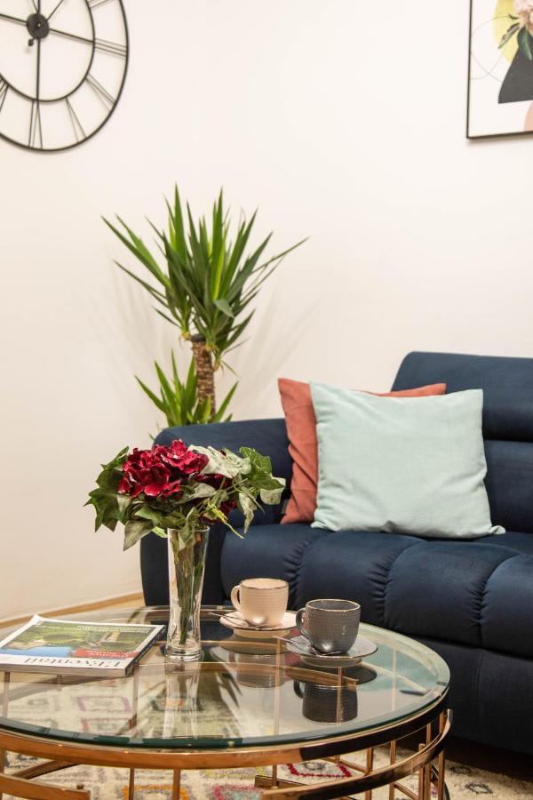 Design 1Bdr Loft Near Kvaternik Square Apartment ซาเกร็บ ภายนอก รูปภาพ